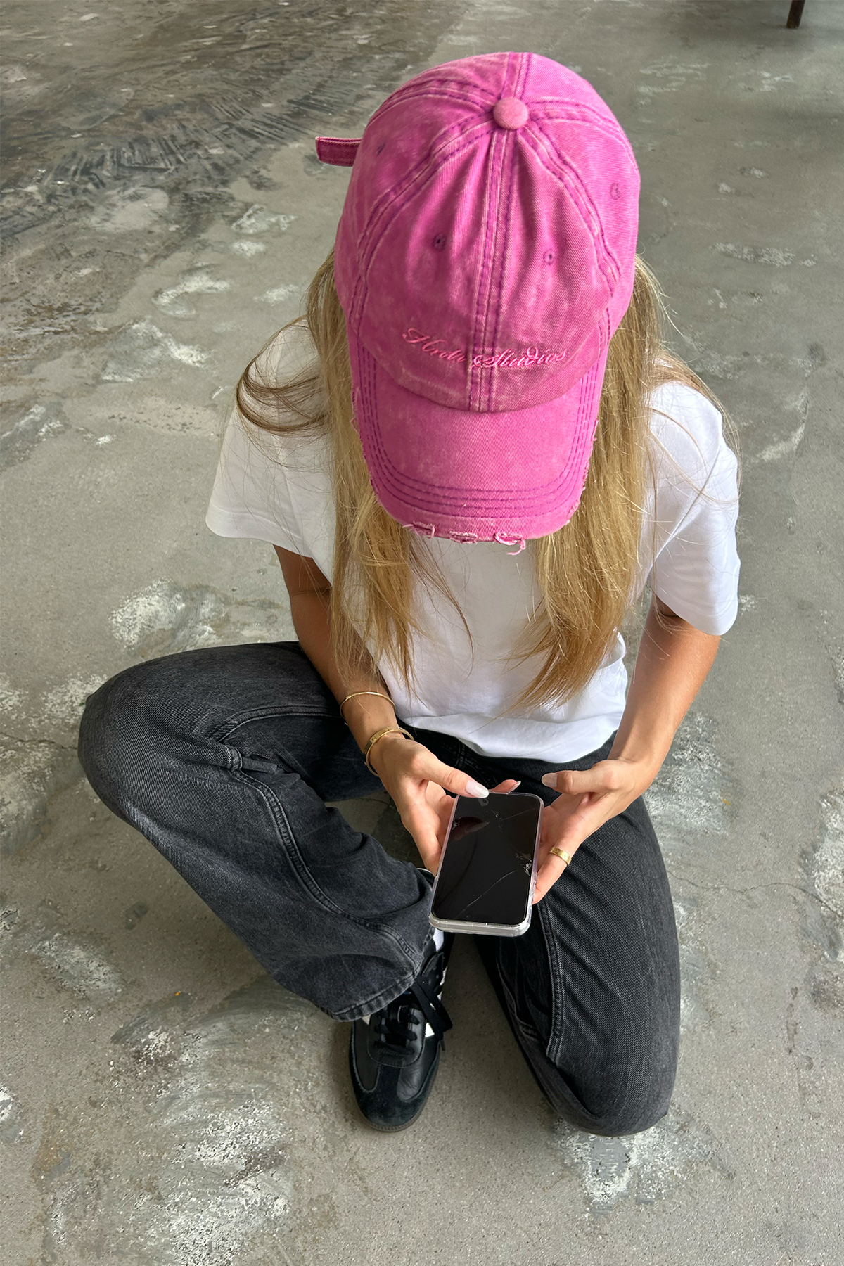 DISTRESSED CAP | MAGENTA